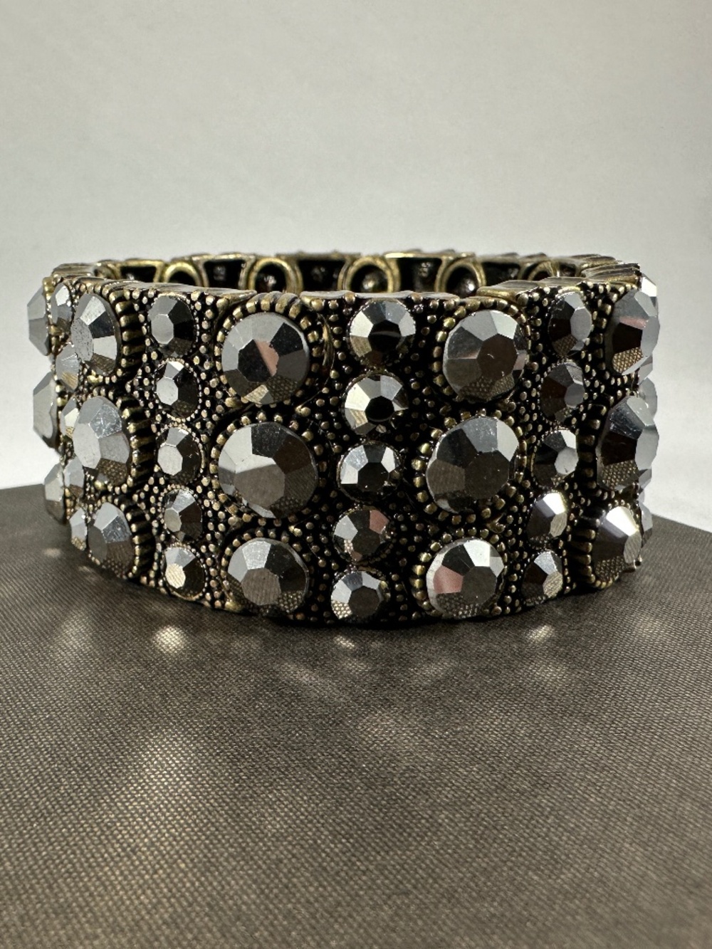 Lia Sophia Hematite Crystal Stretch Cuff Bracelet – NYFW Gifting Suite